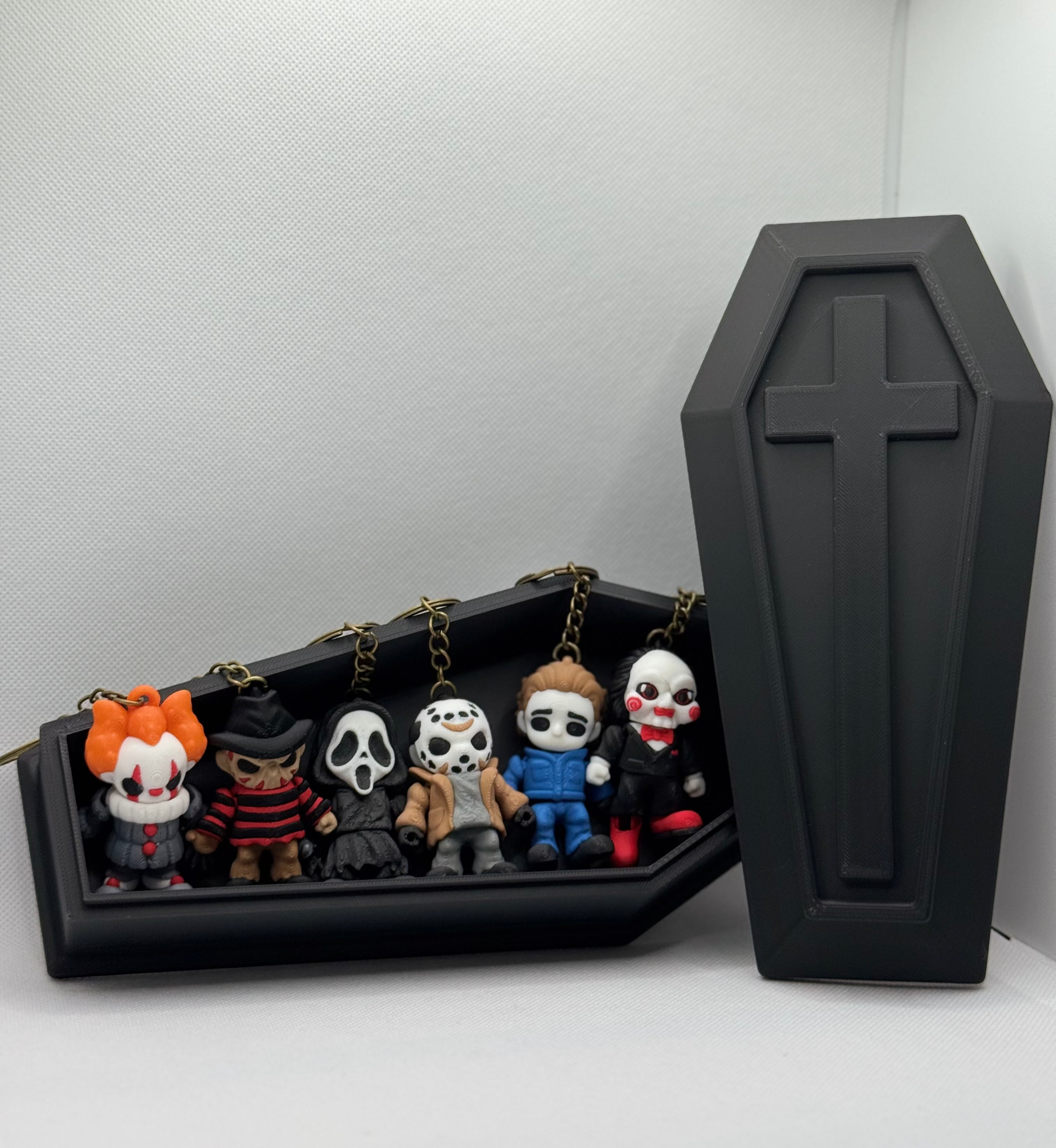 Spooky Halloween Coffin Bundle – 7 Pocket Pals Keychains